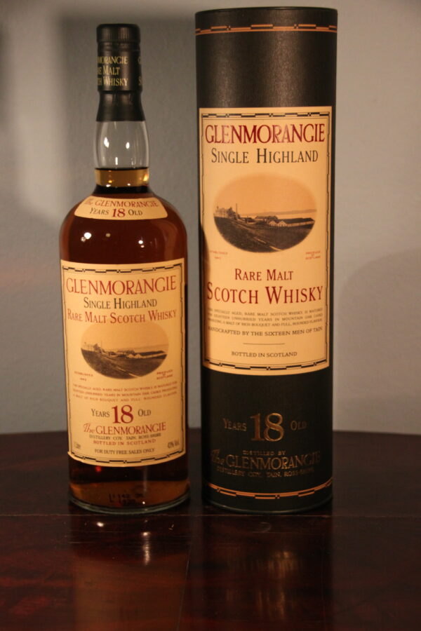 Glenmorangie 18 Years Old Single Highland Rare Malt Scotch Whisky, 70 cl, 43 % Vol., Schottland, Highlands, Abfllung vermutlich aus den 90er Jahren. Sehr selten!  Wer schon immer mal einen alten Glenmorangie probieren wollte, sollte heir zuschlagen. 