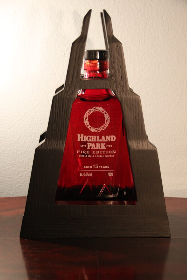 Highland Park 15 Year Old Fire Edition 2000/2016, 70 cl, 45.2  % Vol. (Whisky), Schottland, Orkney, 