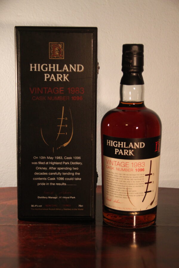 Highland Park 21 Years Old Vintage 1983 Cask #1096 1983/2003, 70 cl, 56.4 % Vol. (Whisky), Schottland, Orkney, Distilled: 05/10/1983 Bottled: 05/19/2003 Barrel number: 1096 Number of bottles: 440