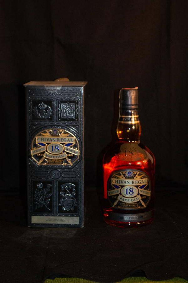 Chivas Regal 18 Years Old Rare Old, 70 cl, 40 % Vol. (Whisky), Schottland, bottle n CU 4904K