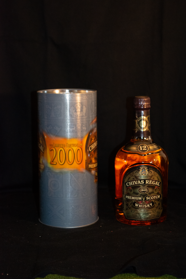 Chivas Regal 12 Years Old Premium Scotch Whisky Limited Edition 2000, 70 cl, 40 % Vol., Schottland, limited edition 2000