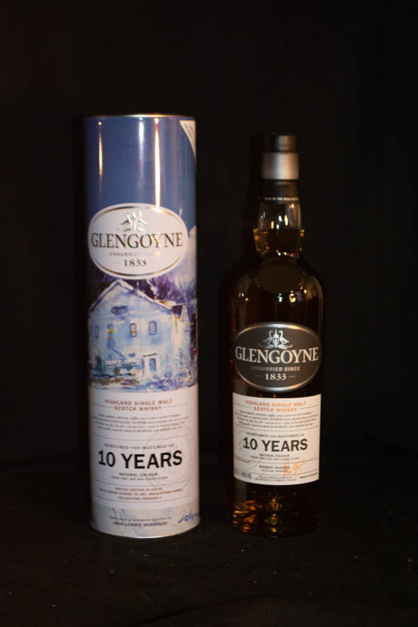 Glengoyne 10 Year Old Jolomo Winter Limited Edition 2007/2017, 70 cl, 40 % Vol. (Whisky), Schottland, Highlands, Label Artist: Artist John Lowrie Morrision (JoLoMo) Label Theme: Heavy snow at Glengoyne Distillery Bottled for: limited edition, in aid of the glasgow school of art.  Limited Edition Jolomo Print Inside
