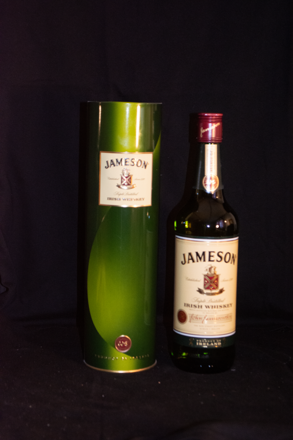 Jameson «Triple Distilled» (alte Büchse #2), 70 cl (Whisky), , 