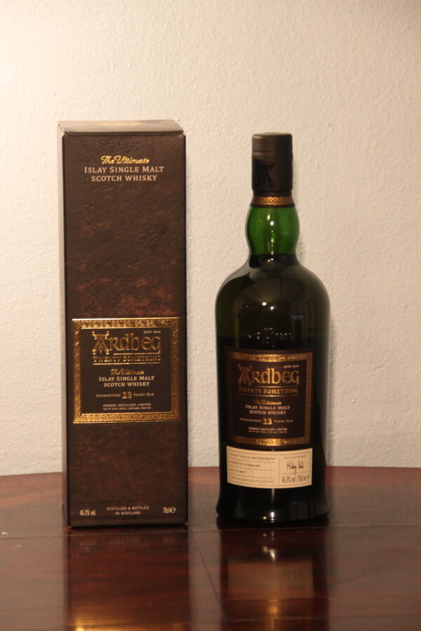 Ardbeg TWENTY SOMETHING 1994/2017 23 Years Old Committee Member, 70 cl, 46.3 % Vol. (Whisky), Schottland, Isle of Islay, A 2017 Ardbeg bottled and aged 23 years in bourbon and sherry casks. This is the second installment of Ardbeg Twenty Something, a series reserved for members of The Committee, a club for fans of the distillery.