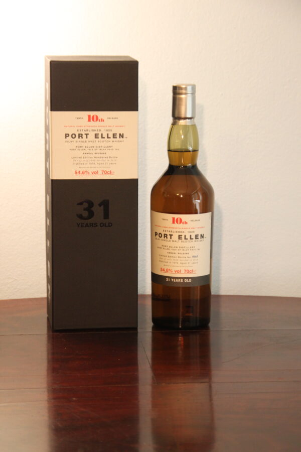 Port Ellen 31 Years Old 10th Release 1978/2010, 70 cl, 54.6 % Vol. (Whisky), Schottland, Isle of Islay, limited edition  Destilliert: 1978 Abgefllt: 2010  Anzahl Flaschen: 3000    