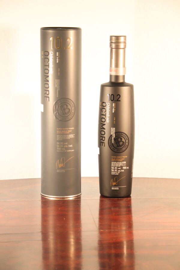 Bruichladdich Octomore Edition 10.2 διάλογος 96.9 PPM 2010/2019, 70 cl, 56.9 % Vol. (Whisky), Schottland, Isle of Islay, limited edition