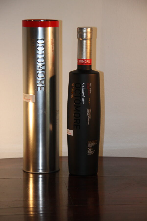 Bruichladdich Octomore «2012 First Limited Release 80.5 ppm» 2002/2012, 70 cl, 50 % Vol. (Whisky), Schottland, Isle of Islay, 
