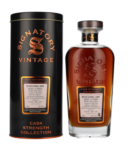 Signatory Vintage, Blair Athol 12 Years Old 'Cask Strength Collection' 2008, 70 cl, 54.3 % Vol. (Whisky), Schottland, Highlands, Part of Signatory Vintage`s Cask Strength Collection, this whiskey is aged for 12 years in the Refill Hogshead. Distilled: April 24th, 2008 Bottled: April 20th, 2021 Cask number: 2  Limited to 685 bottles worldwide.    Color: amber. Nose: notes of plum, dark chocolate, oak. Flavour: intense, dried fruit, leather, walnuts, coffee. Finish: long persistent, spicy sweet, slightly dry, nuts.
