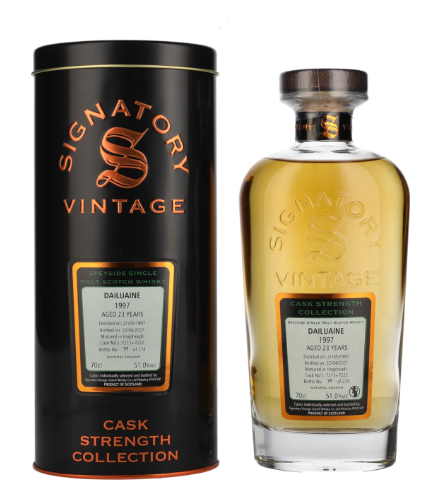 Signatory Vintage, DAILUAINE 23 Years Old 'Cask Strength Collection' 1997, 70 cl, 51 % Vol. (Whisky), Schottland, Speyside,   Part of Signatory Vintage`s Cask Strength Collection, this whiskey has been aged for 23 years in the Refill Hogshead. Distilled: May 21, 1997 Bottled: April 22, 2021Barrel number: 7213+7222 Limited to 274 bottles worldwide.    Color: Pale gold. Nose: Fresh fruit, chocolate, mocha. Flavour: Fresh and fruity notes, nuts, biscuit. Finish: Long lasting.