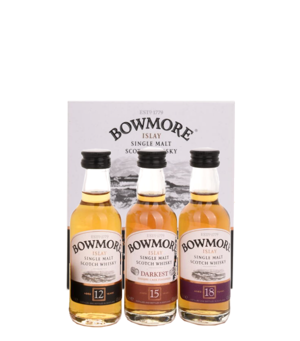Bowmore Distillers Collection (12, 15, 18 Years) Sampler 3x5 cl, 15 cl, 42 % Vol. (Whisky), Schottland, Isle of Islay, Inmitten der wilden Schönheit Islays, der rauen See und den Winden der Hebriden wird Bowmore seit 1779 in Handarbeit hergestellt.  Im legendären 'No. 1 Vault', dem alten Stein-Gewölbe am Rande von Loch Indaal, vereinen sich der magische Charakter von Islay und Jahrhunderte alte Traditionen zu einem Single Malt Whisky mit komplexer Balance, milder Islay-Rauchigkeit, maritimer Mineralität und einer Fülle von frischen Steinobstaromen.  Dieses Bowmore Giftset besteht aus: 1 x 5 cl Bowmore 12 Years O