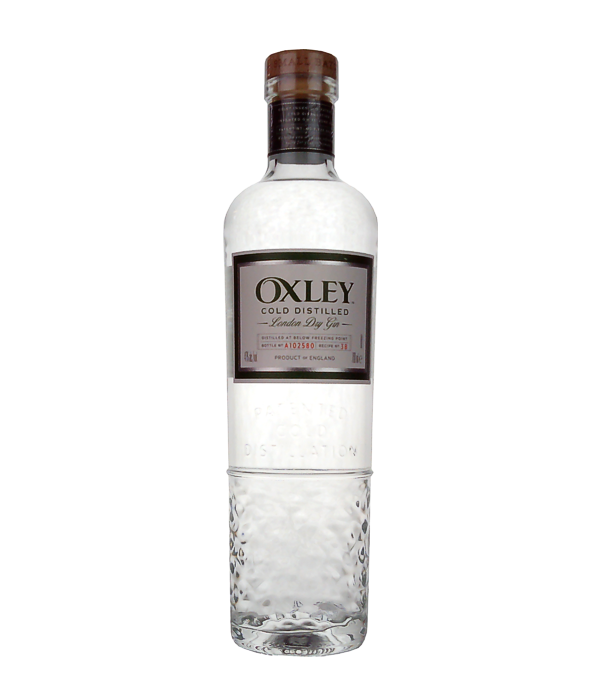 Oxley COLD DISTILLED London Dry Gin, 70 cl, 47 % Vol., , Dieser Gin wird mittels einer „kalten Destillationstechnik“, welche sehr ungewöhnlich ist, hergestellt. Bei einer normalen Gin-Destillation müssen die Botanicals auf ungefähr 78 °C gebracht werden, bis sie zum Kochen anfangen und alle ihre Geschmacksstoffe abgeben. Bei der kalten Destillation, auch Vakuum-Destillation genannt, wird ein Vakuum erzeugt, damit man die Botanicals schon bei 25-40 °C zum Kochen bringt. Somit bleiben die pflanzlichen Stoffe intakt und nur der Alkohol wird destilliert. 