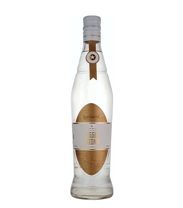 Legendario Vodka 9550, 70 cl, 40 % Vol., Kuba, With the Legendario 9550 Vodka, the Cuban brand Legendario, known for its first-class rums and punch au rhums, clearly proves that it is also familiar with other spirits. The vodka launched in 2020 is not distilled from grain or potatoes like most vodkas on the market, but from molasses made from Cuban sugar cane.  The high-quality drop is the first vodka in the world to be made from molasses. Like its Russian counterparts, it is filtered through activated charcoal and impresses with extremely f