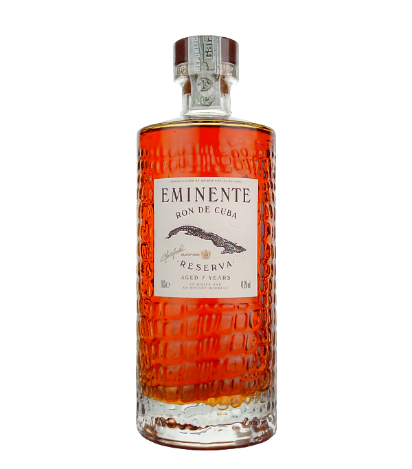 Eminent Reserve 7 years, 70 cl, 41.3 % Vol. (Rum), Kuba, The luxurious Eminente Rum combines the art of the youngest rum master and the oldest rum tradition in Cuba. Maestro Ronero Csar Mart chose a completely unique aging and mixing system for his first blend. Thanks to this, Eminente has an incredibly deep, mature taste, but with the softness of a traditional Cuban light rum. The Eminente Reserva is aged in white oak whiskey casks for at least 7 years.  Aroma: Very intense and soft on the nose, at the beginning you can feel roasted coffee, which g