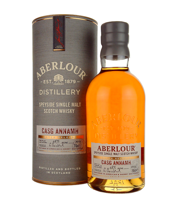 Aberlour CASG ANNAMH Small Batch 0004, 70 cl, 48 % Vol. (Whisky), Schottland, Speyside, Der Aberlour CASG ANNAMH Batch #0004 hat seinen Namen aus dem Gälischen, CASG bedeutet 'seltene Fässer'. Die Reifung erfolgt hauptsächlich in Ex-Oloroso Fässern aus europäischer Eiche, eine Altersangabe ist nicht vorhanden.  Der Whisky wurde nicht kältefiltriert und ohne zusätzlichen Farbstoff abgefüllt. Die Abfüllung Nr. 4 ist aus dem Jahre 2019.   Nase: Fruchtig, leichte schärfe, komplex, Rosinen, Orangen, Kirschen, Hauch von Ingwer. Geschmack: Süss, intensiv, Früchte, Lakritze, reife Pfirsich