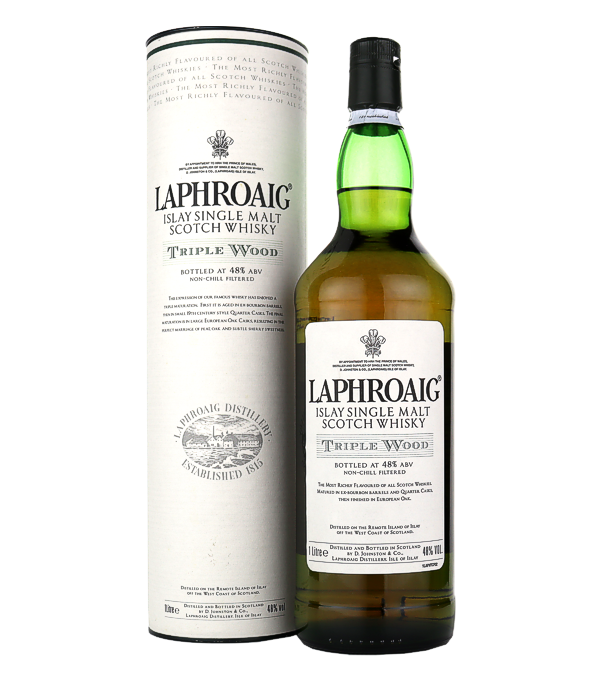 Laphroaig Triple Wood 2009, 1 Liter, 48 % Vol. (Whisky), Schottland, Isle of Islay, Laphroaig is a whiskey distillery on the Scottish Hebrides island of Islay and is owned by the Japanese-American Beam Suntory group. The distillery buildings are listed on the Scottish National Register. When making Laphroaig, malted barley is dried over a peat fire. The smoke from this peat, only found on Islay, gives Laphroaig its particularly rich flavor. Laphroaig Triple Wood is aged in three different casks: American oak casks, sherry casks and quarter casks. Very interesting result that is