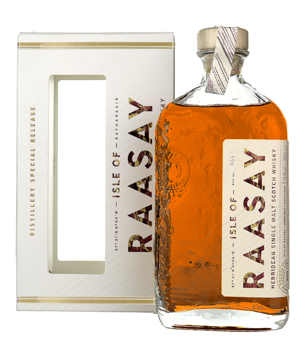 Isle of RAASAY Hebridean Single Malt Rye et Sherry Double Cask Release, 70 cl, 52 % Vol. (Whisky), Schottland, Raasay, Le fleuron de la distillerie, le Single Malt Islay of Raasay, de couleur naturelle et non filtr  froid. et Oloroso Sherry Quarter Casks. Chaque goutte est distille, vieillie et embouteille sur l`le de Raasay avec de l`eau de son propre puits, le Tobar na Ba Bine (le puits de la vache ple). Distill: 17.09 .2018 - 24.09.2018 Mise en bouteille: 12.10.2022 - 11.11.2022 Il s`agit d`une mise en bouteille limite  8 556 bouteilles.