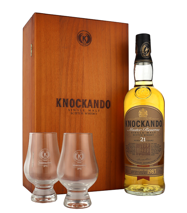 Knockando 21 Years Old Master Reserve 1983/2004, 70 cl, 43 % Vol. (Whisky), Schottland, Speyside, The manager of the Knovkando distillery selected several of the best sherry casks for this blend.  Amber in color, it exudes intense notes of honey, praline and malted barley. On the palate it is surprisingly fresh, characterized by aromas of mint and aniseed. Its finish is carried by notes of nuts and gentle spices such as cinnamon, ginger and cumin.  Wooden box with 2 glasses.