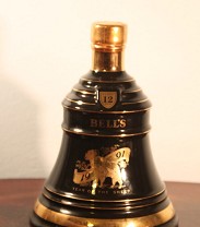 Bell’s 12 Years Old «Year of the Sheep» Celebration Decanter 1979/1991 43%vol, 75cl (Whisky)