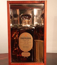 Knockando 21 Years Old «Extra Old - Square Decanter» 1981/2002 43%vol, 70cl (Whisky)